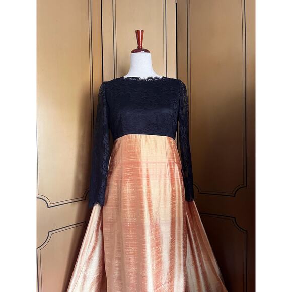 Vintage cocktail dress in black lace and gold silk, size M - Picture 4 of 9